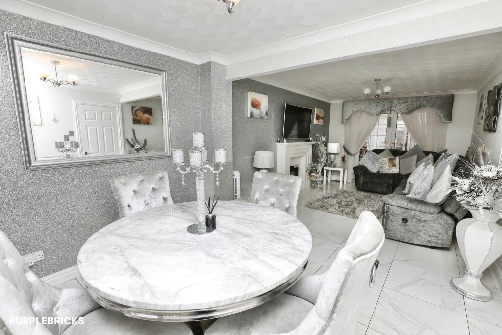 House in Knowsley, Halewood - More
