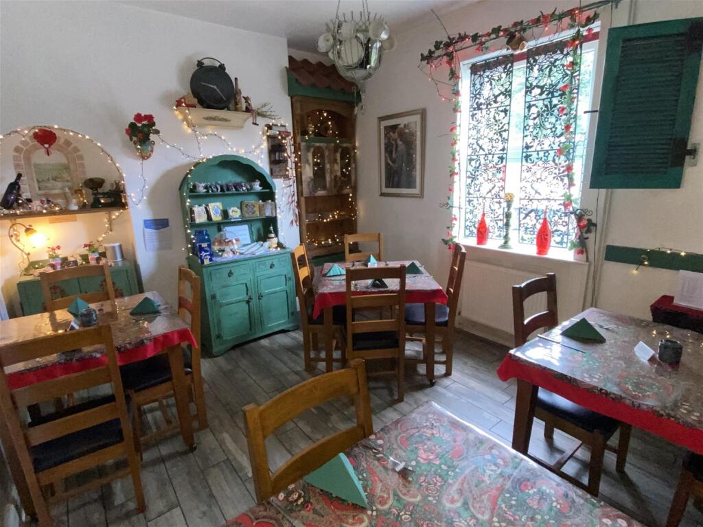 Main image of property: Cafe & Sandwich Bars, Garforth, West Yorkshire