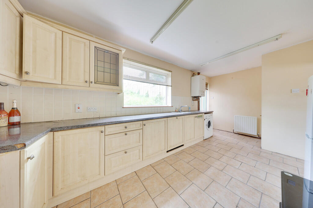Broomwood Road, Orpington photo 4
