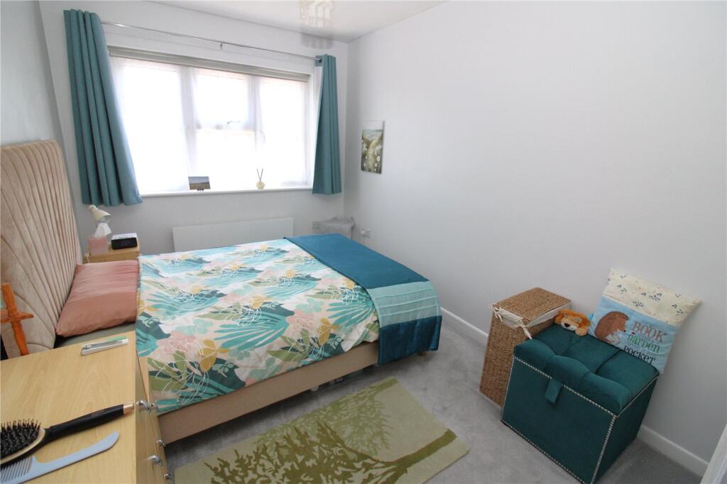Apartment in Fareham, Hampshire - View 4