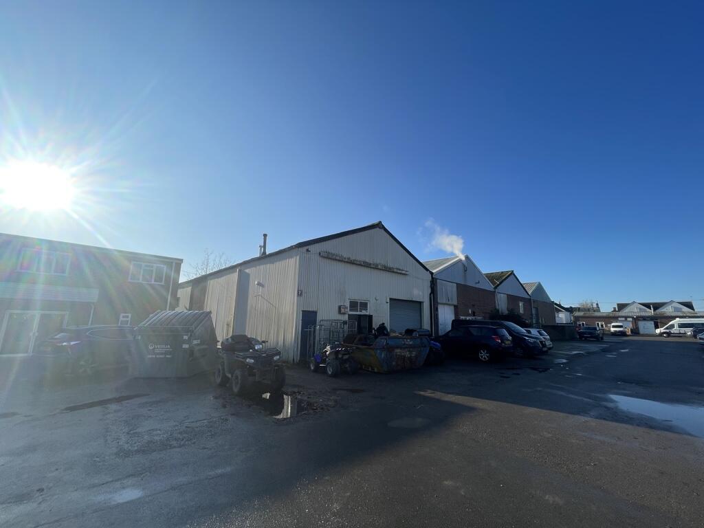 Main image of property: Unit 7, Huffwood Trading Estate, Billingshurst, West Sussex, RH14 9UR