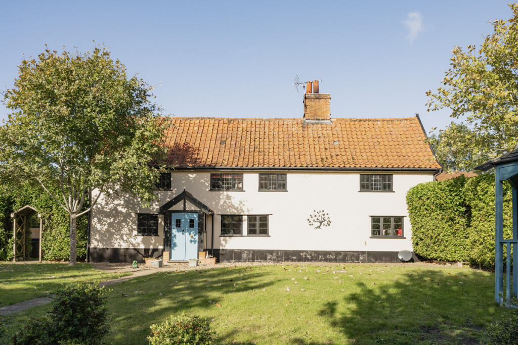 Main image of property: Chequers Lane, Bressingham, IP22