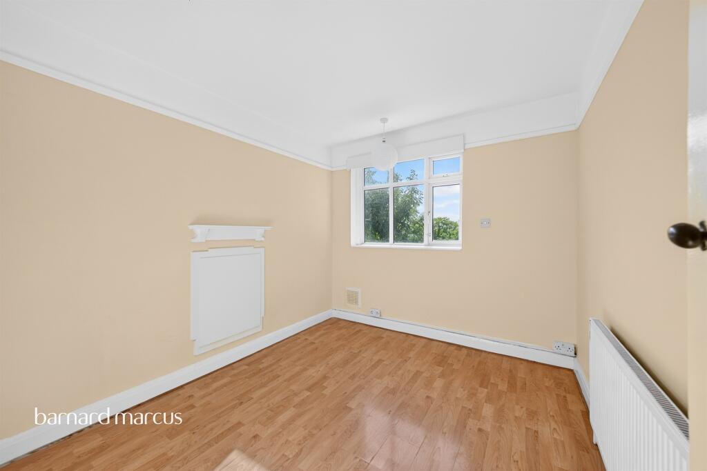 Apartment in London - More