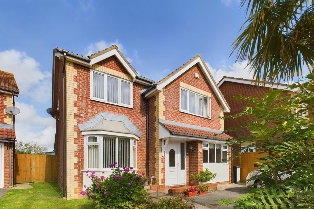 4-bed detached on Monarch Gardens, Eastbourne, £450,000