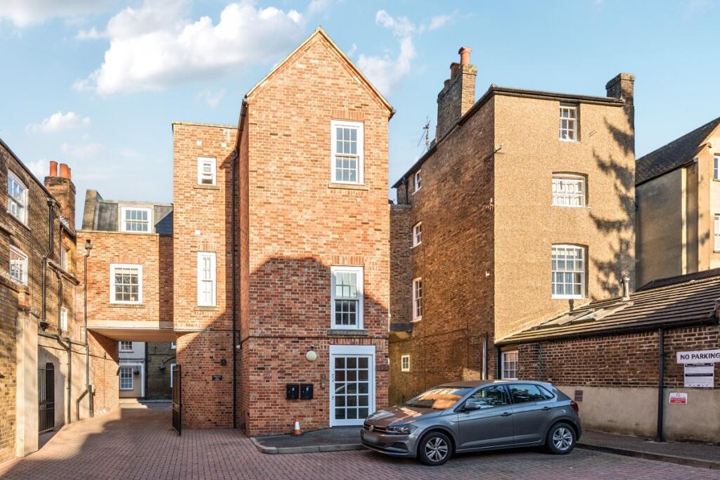 Main image of property: High Street Eton SL4