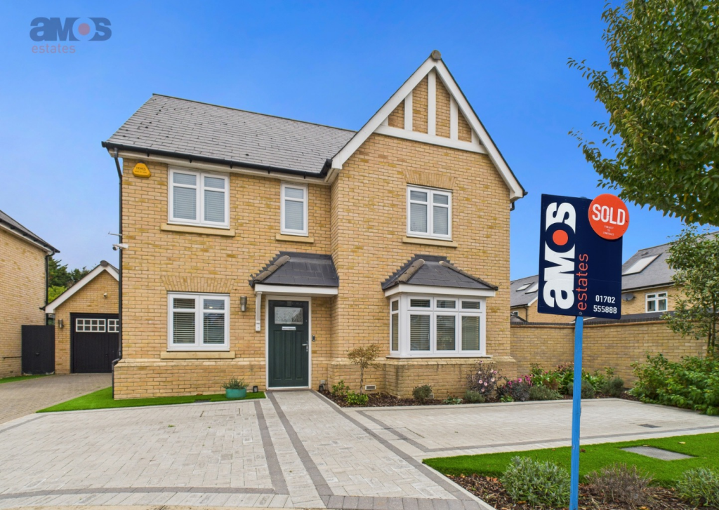 4-bed detached on Nursery Drive, Hawkwell, Essex, SS5 4FH, £675,000