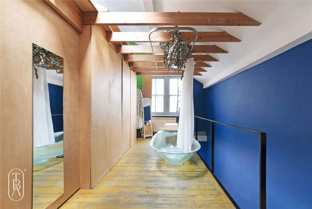 House in London - View 5