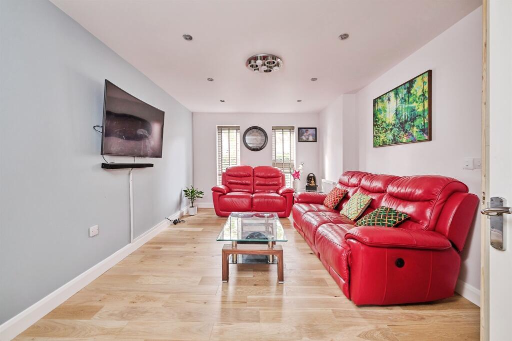 House in Peterborough - View 4