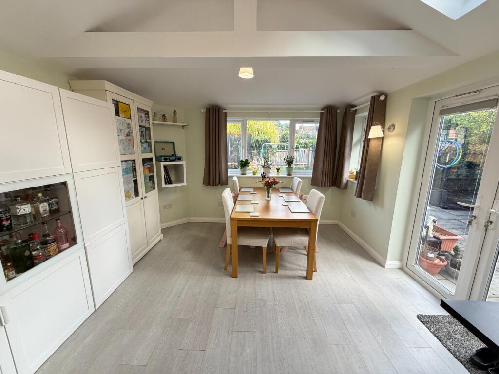 House in Luton - View 4