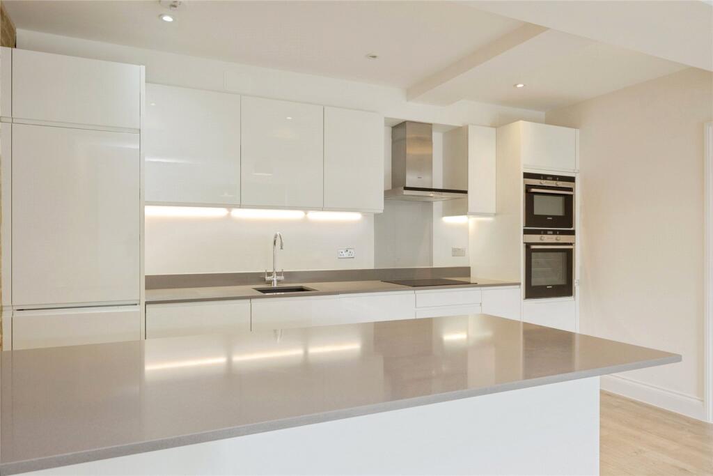 Apartment in Tunbridge Wells, Kent - View 5