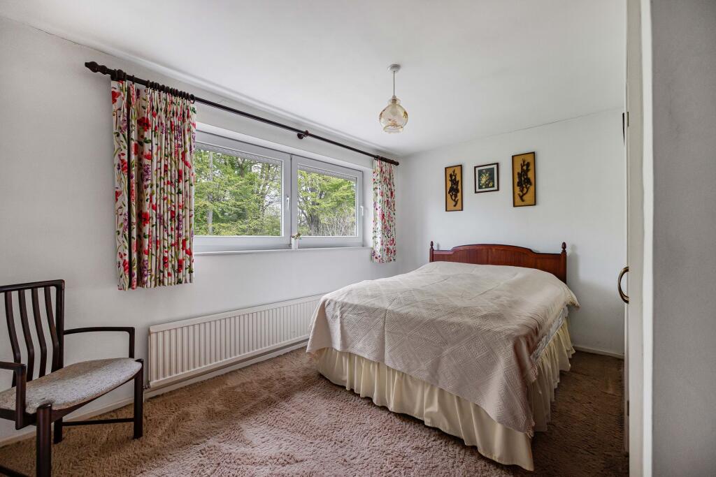 House in High Wycombe, Daws Hill - View 4