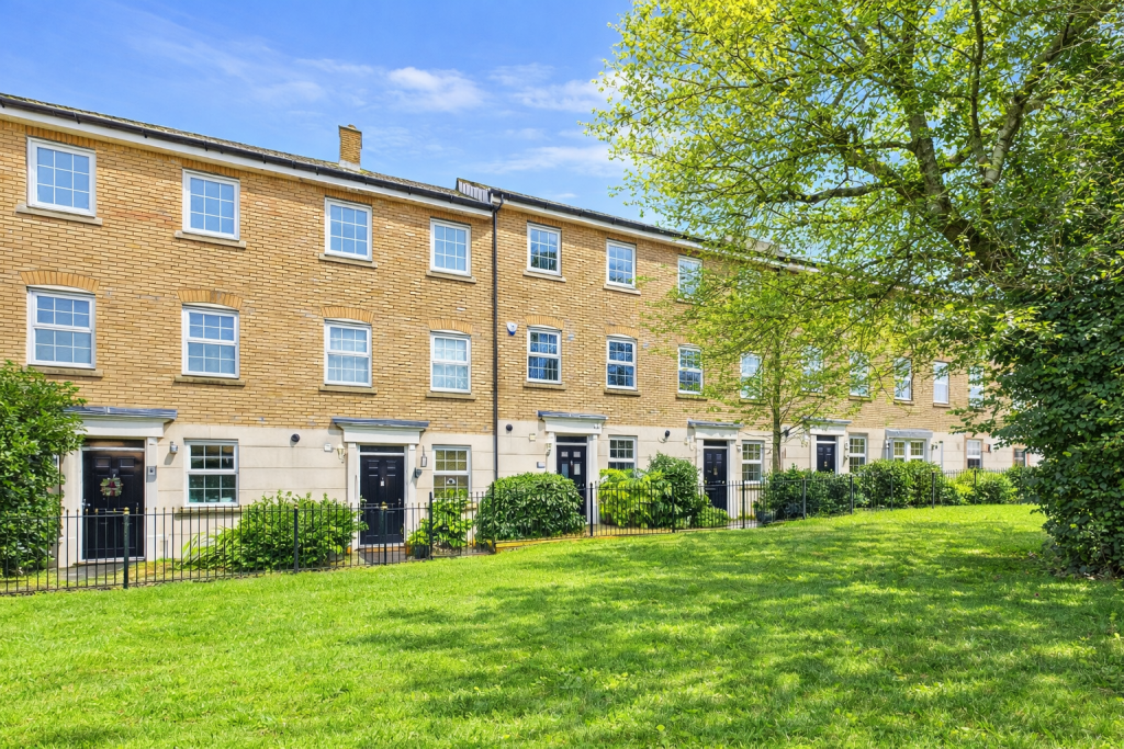Main image of property: Roding Drive, Dunmow, CM6 1FE