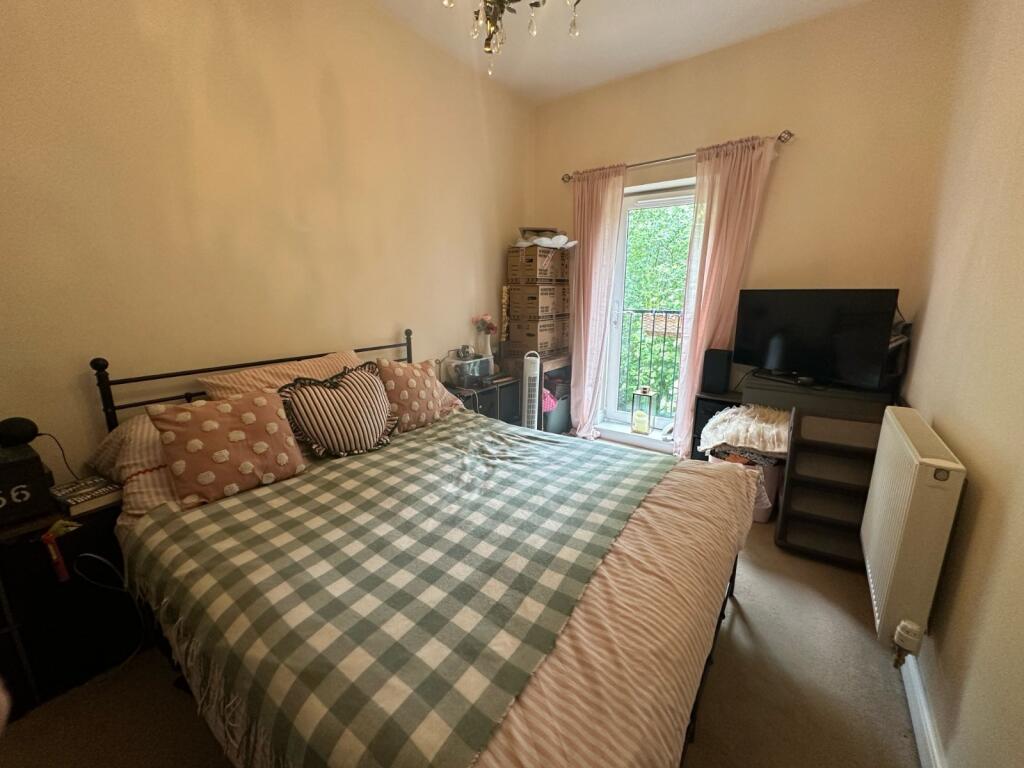 House in Bradford, Bingley - View 4