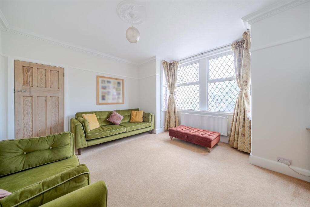 Additional image 41 of Grove Avenue, Yeovil