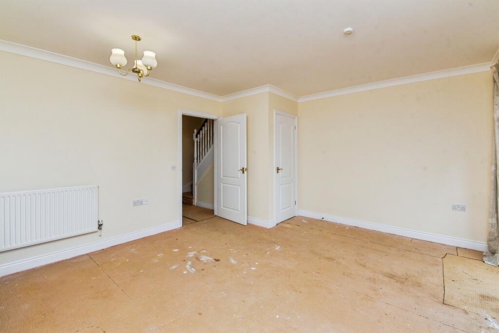 House in Westbury, Leighton Park, Leigh Park - View 4