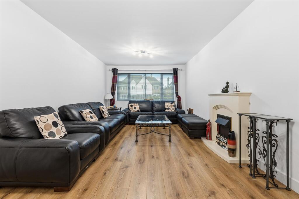 House in Sutton Coldfield, Maney - More