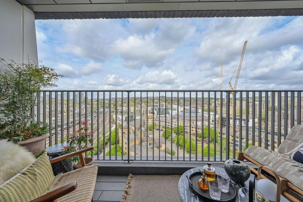 Apartment in London - More