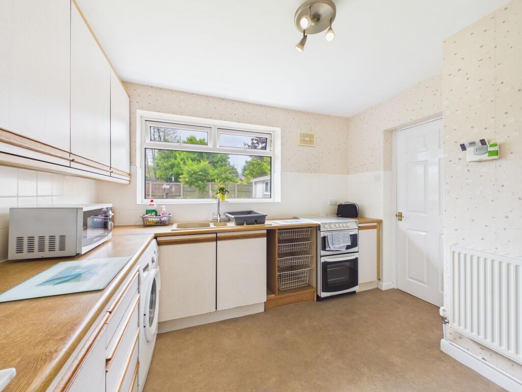 Calder Avenue, Ormskirk, L39 photo 4