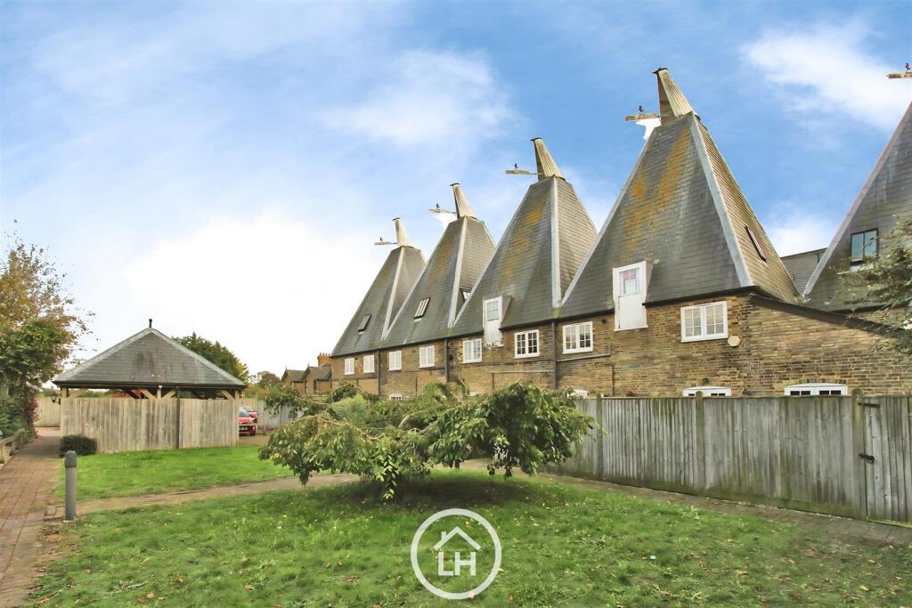 Main image of property: London Road, Teynham