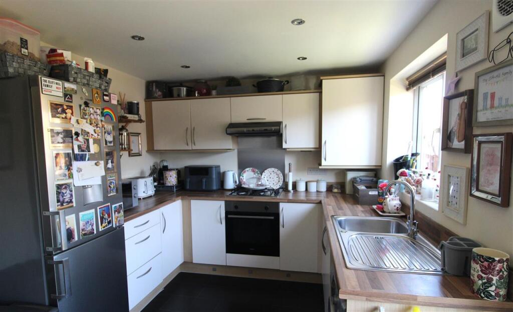 Neals Crescent, Grantham photo 4