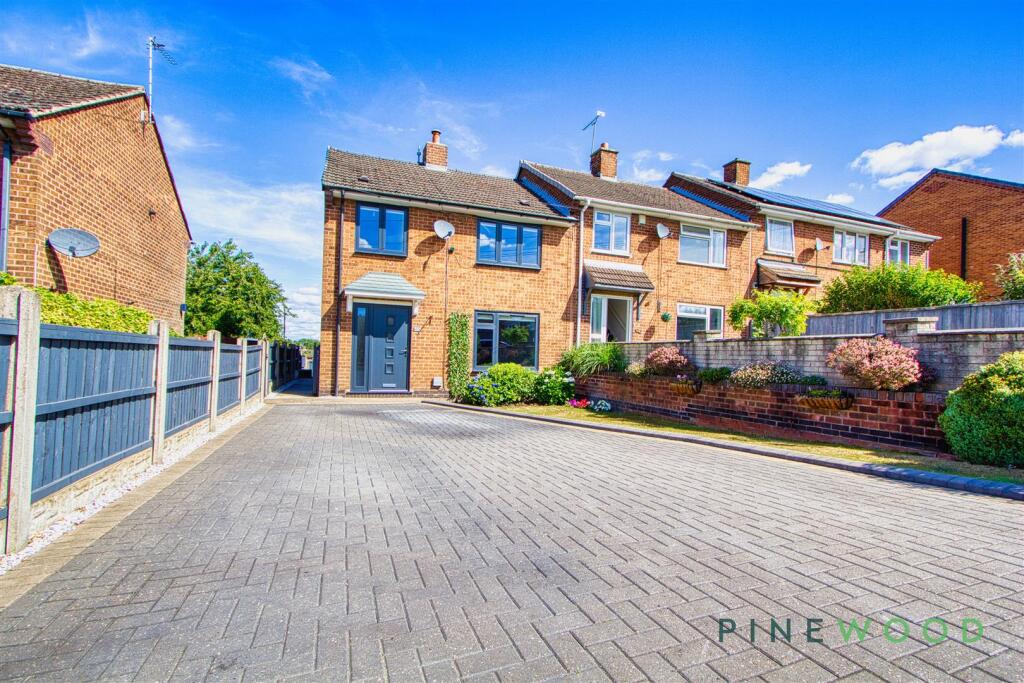 Main image of property: Chapman Lane, Grassmoor, Chesterfield, Derbyshire, S42