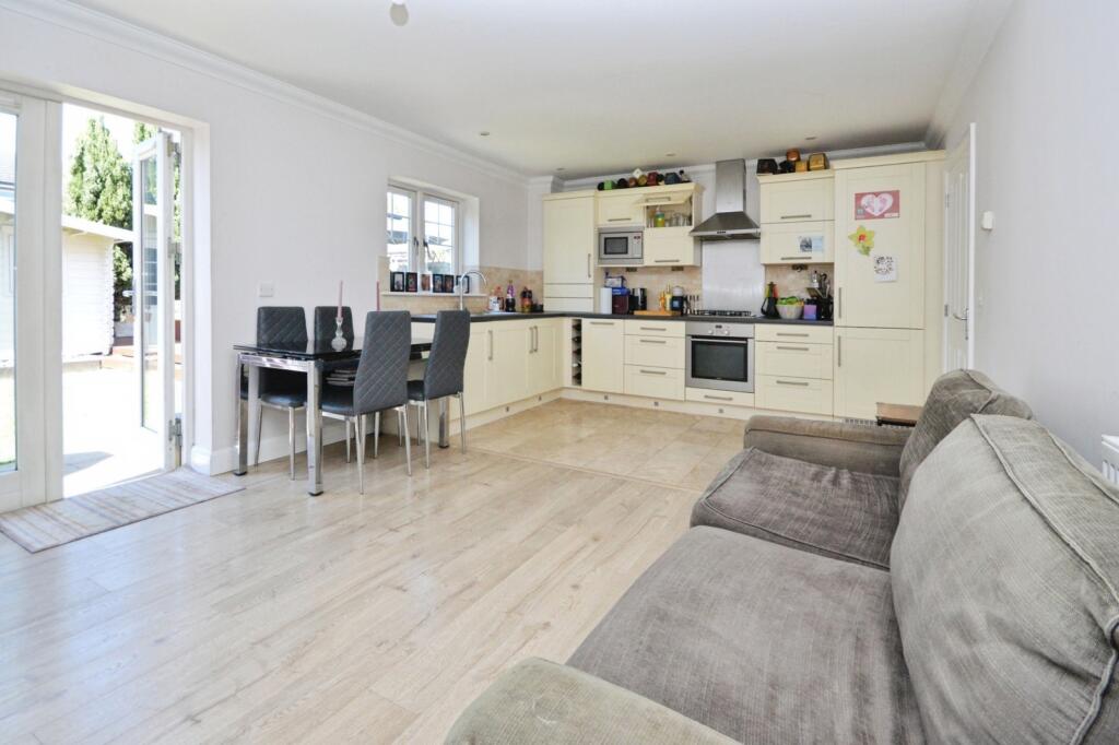 Kimber Place, Whitton, Hounslow, TW4 photo 4