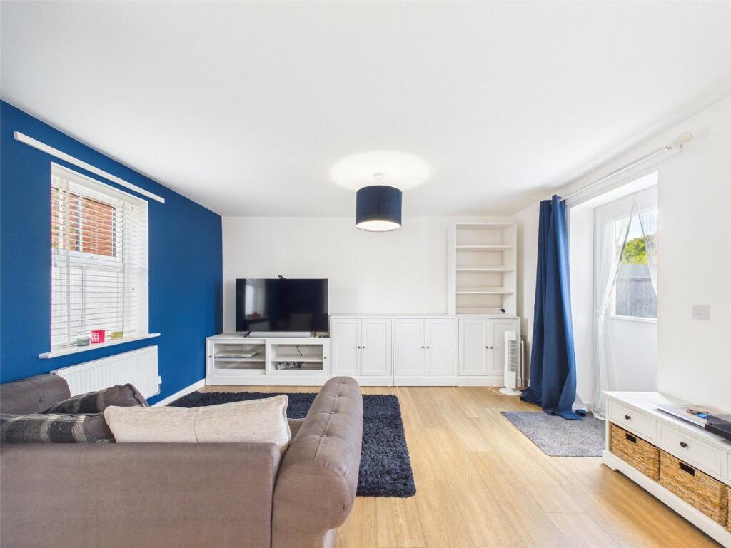 Arnwood Drive, Bransgore, Christchurch, Dorset, BH23 photo 4