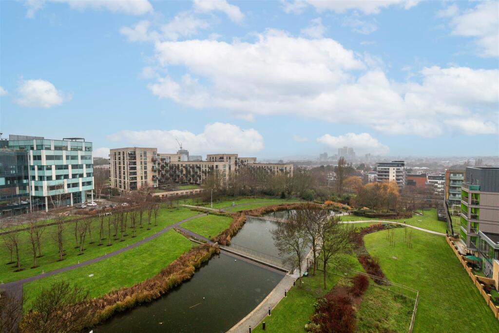 Apartment in London, Twyford - View 2
