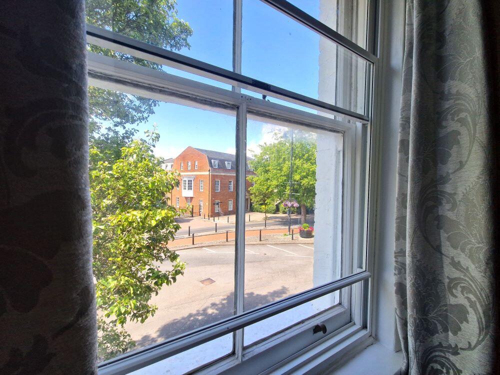 Apartment in Wokingham, Emmbrook - View 6