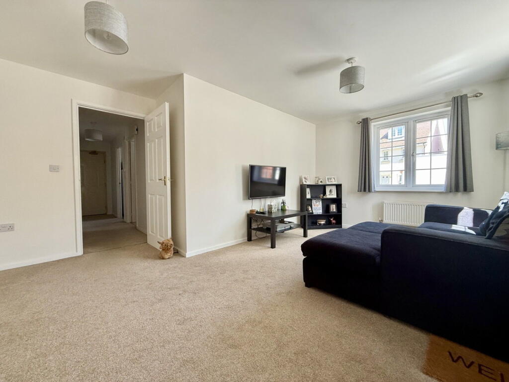 Apartment in Gloucester - View 2