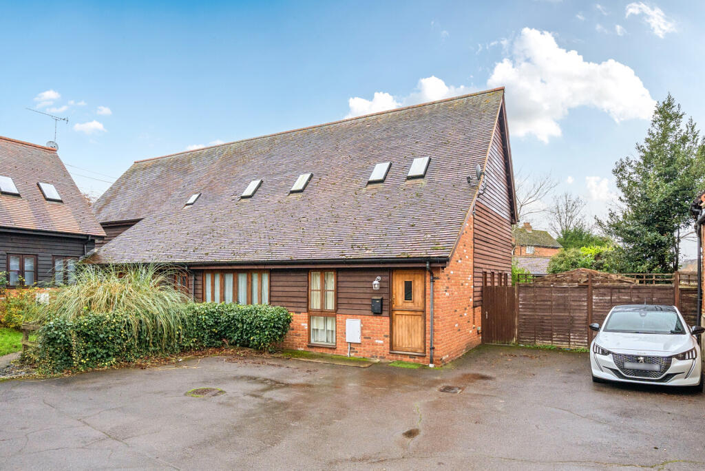 Main image of property: Hatch Farm Mews, Addlestone, Surrey, KT15