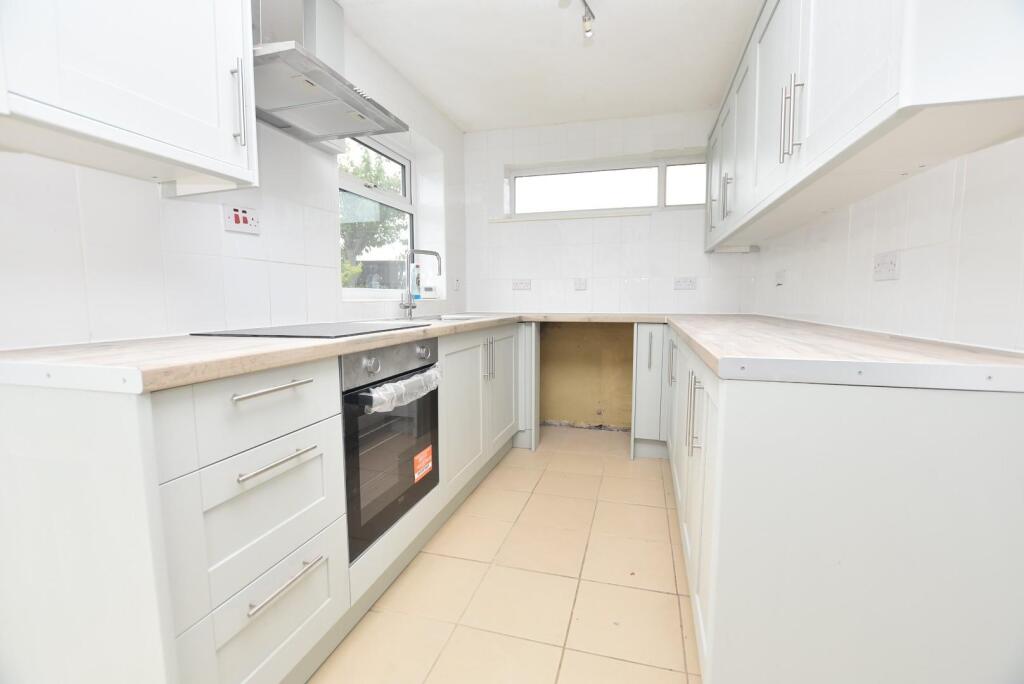 Riber Close, Inkersall, Chesterfield, S43 3EU photo 3