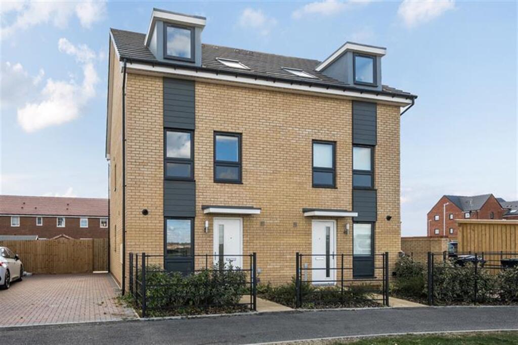 Main image of property: 3 bedroom Detached House in Four Acre Drive, Houghton Conquest