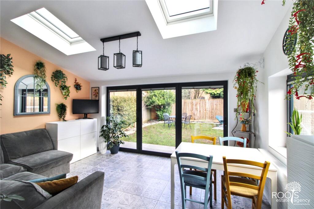 Barley Close, Thatcham, Berkshire, RG19 photo 4