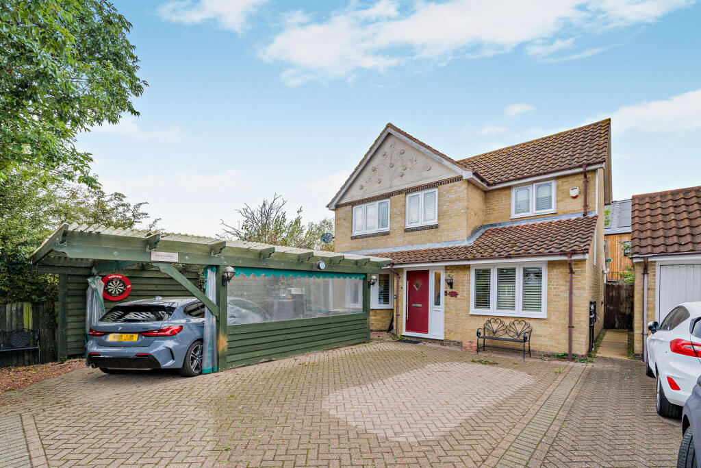 3-bed detached on Brookfield, Weald Hall Lane, Thornwood, CM16, £549,995