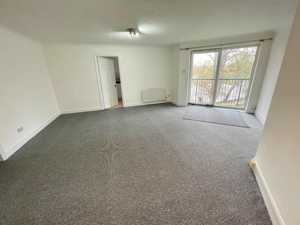 Lords Place, Knights Field, Luton, Bedfordshire, LU2 7LD photo 3