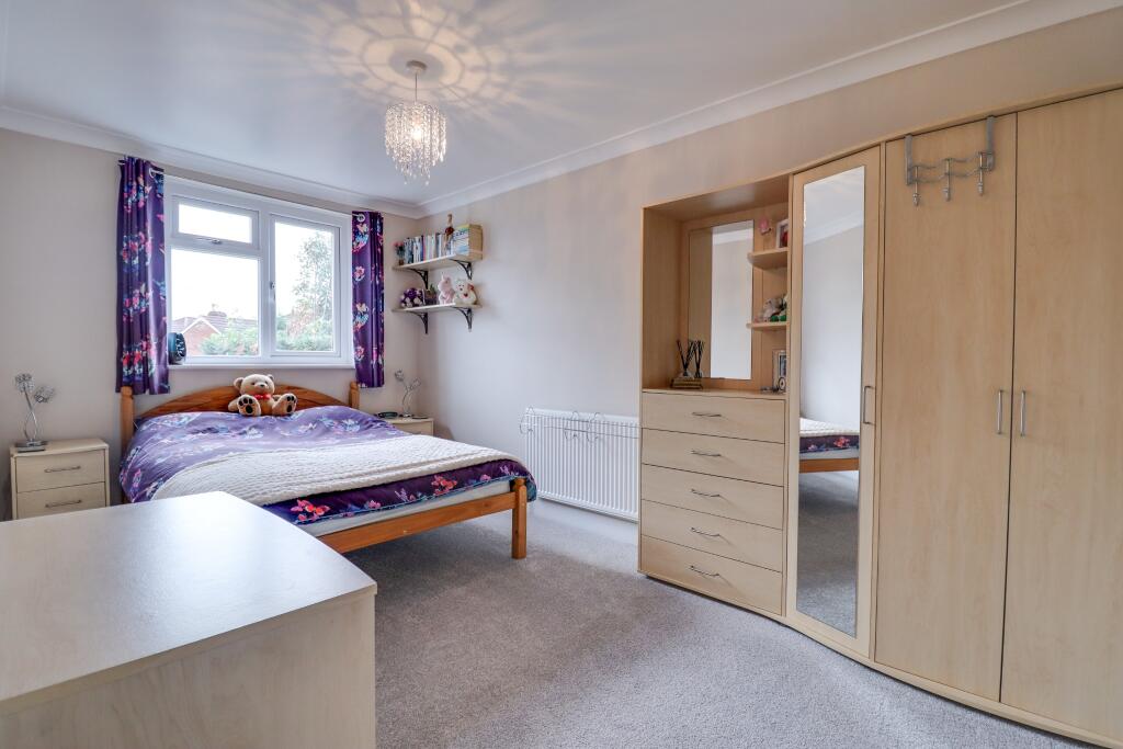 Obelisk Road, Woolston photo 4