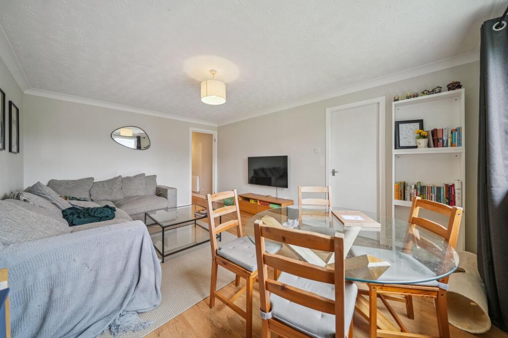 Apartment in Glasgow, The Valley, Kelvinside - View 3