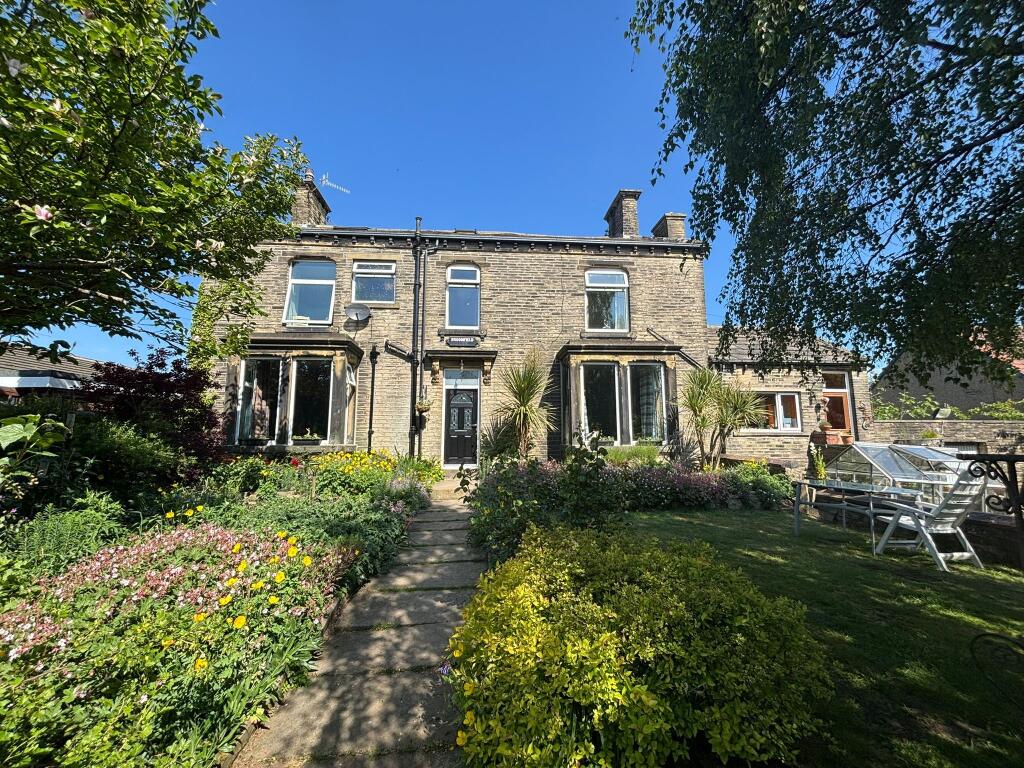 Broomfield Place, Bradford