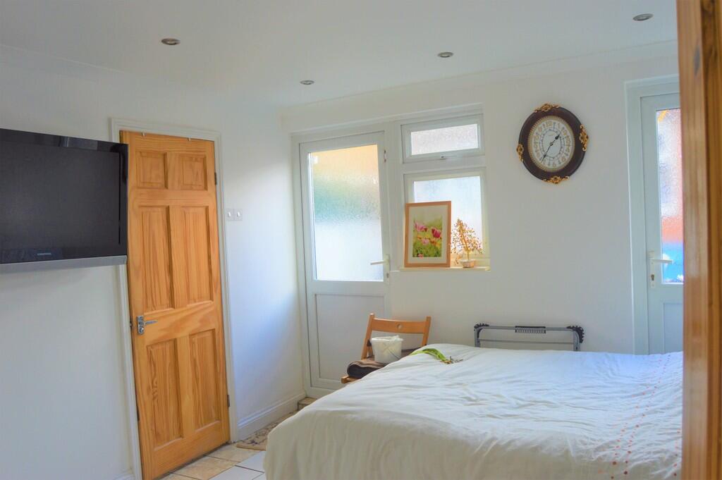House in Southall - View 4