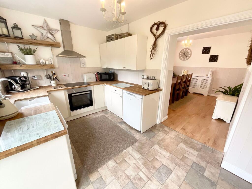 Birkholme Drive, Meir Heath photo 2