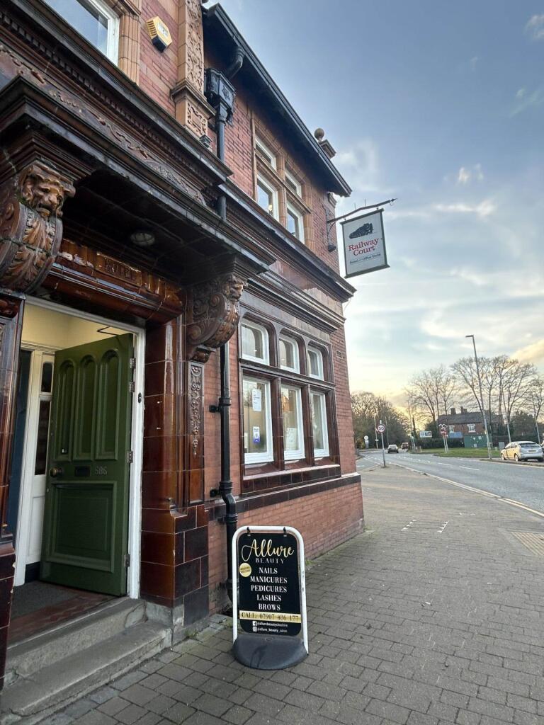 Main image of property: 686 Knutsford Road