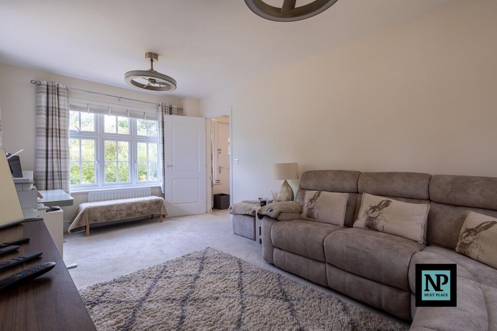 House in Tamworth, Amington - More
