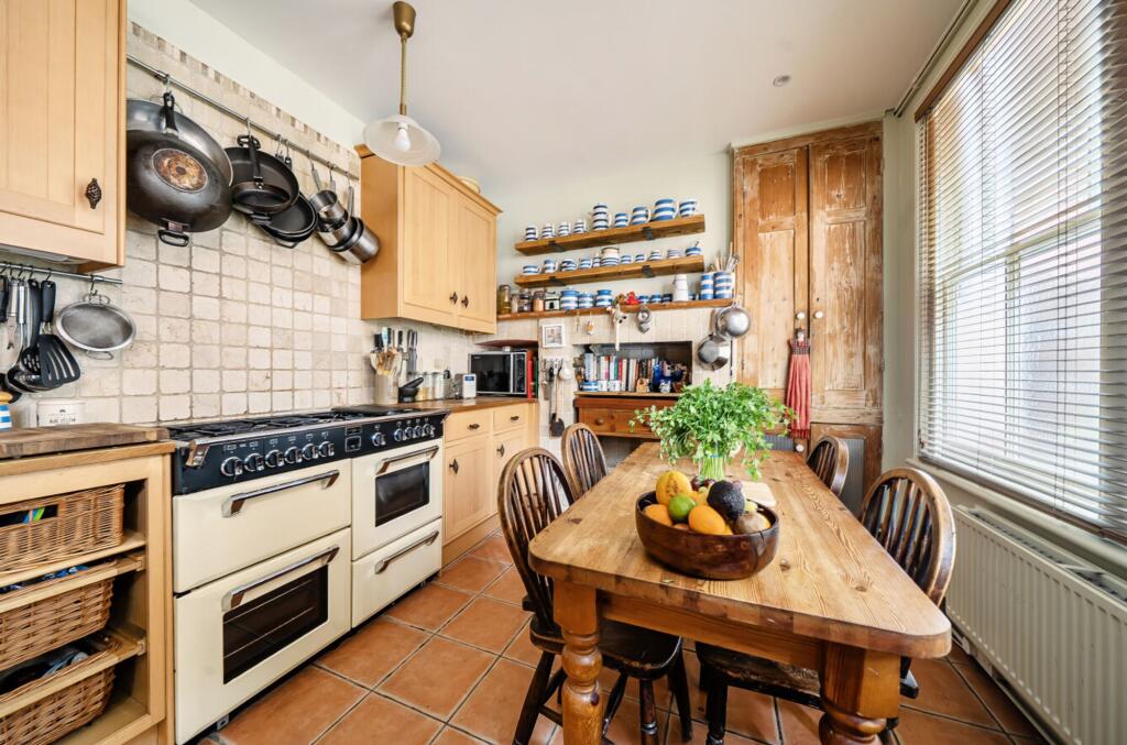 House in Tunbridge Wells, High Brooms, St James - More