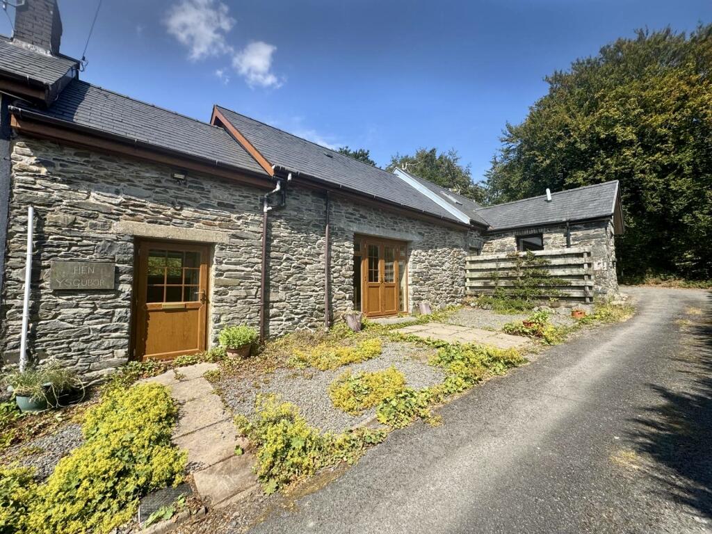 Main image of property: Ffair Rhos