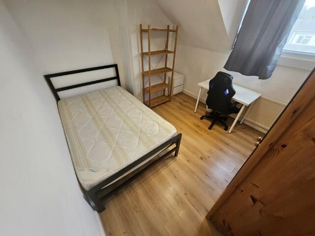 8 bedroom terraced house for rent