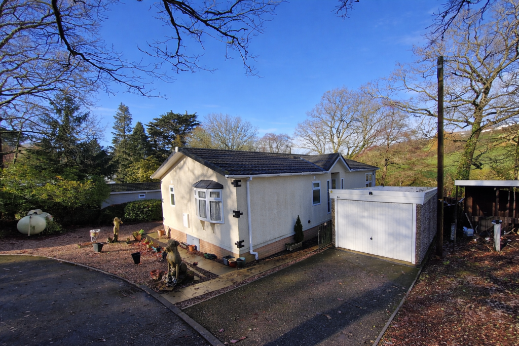 2-bed caravan on Pathfinder Village, Exeter, £160,000