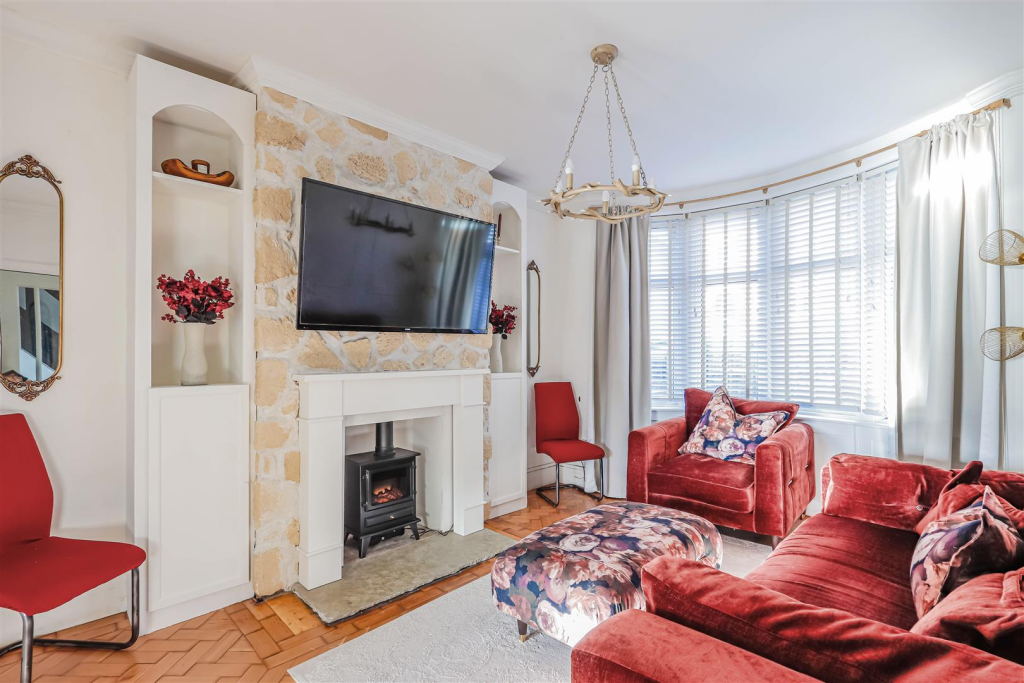 House in Barry, Merthyr Dyfan - View 4