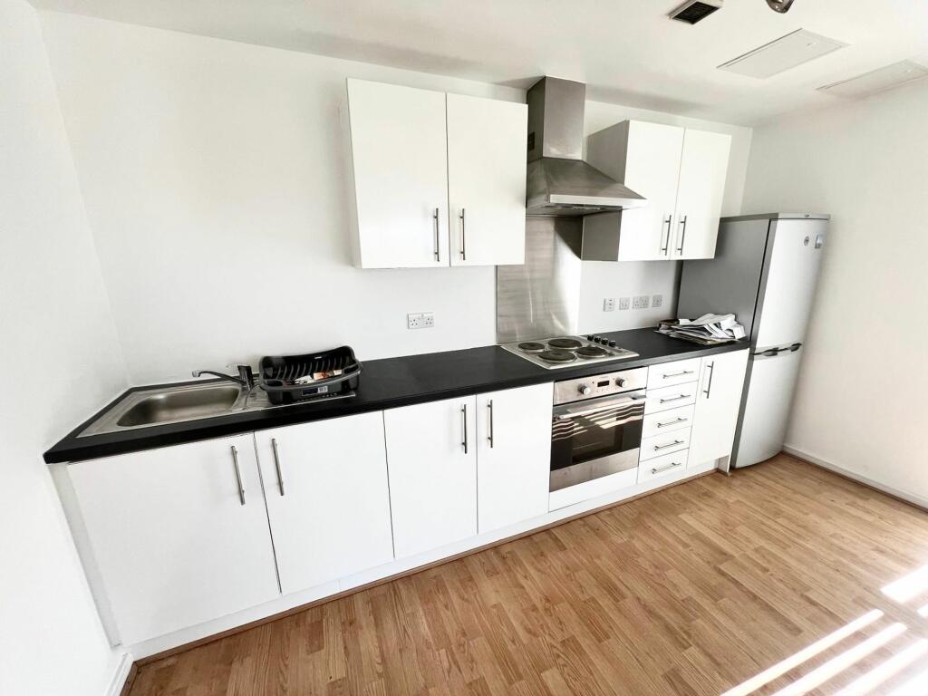 Apartment in Salford, Blackfriars, Lower Broughton - View 3