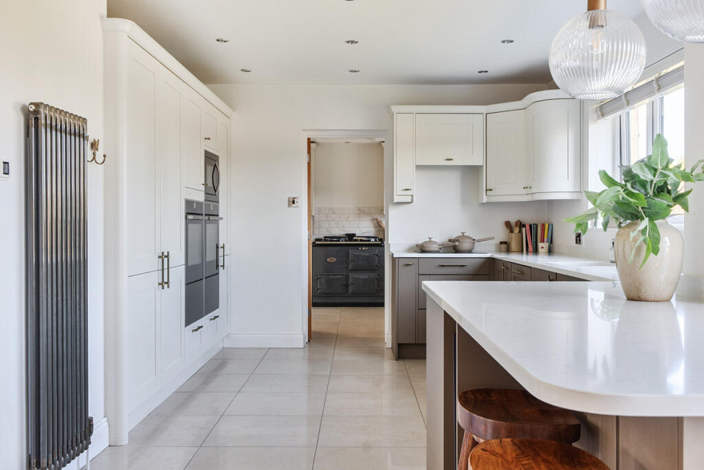 House in Thornbury, South Gloucestershire - More